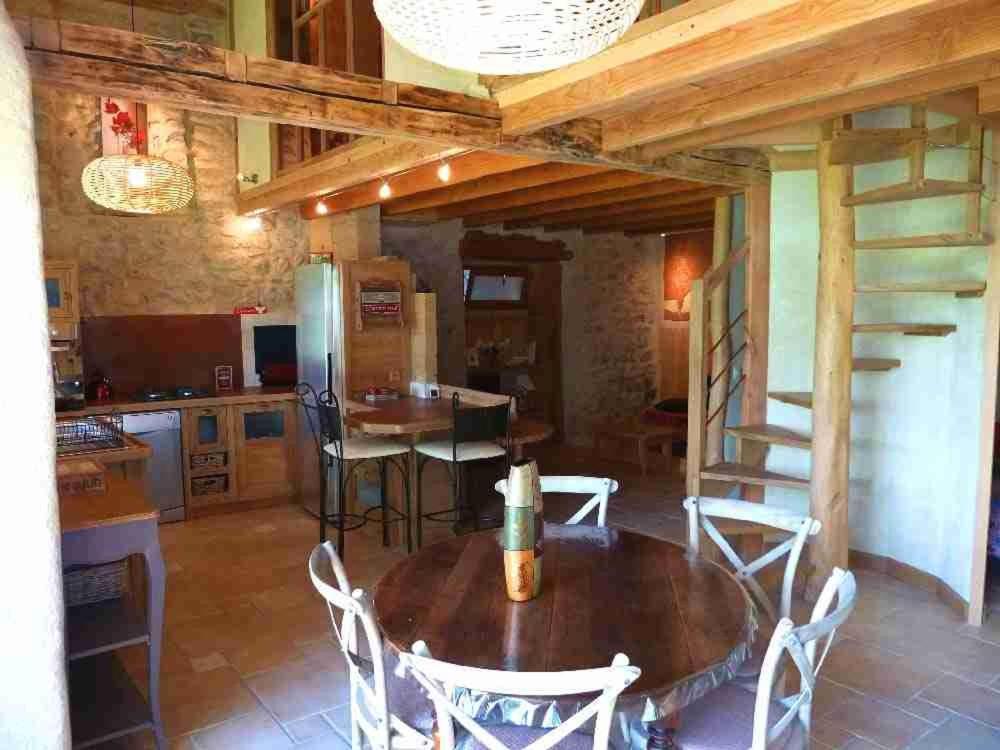 -Moulin De Solaure- Hotel Aix-en-Diois ภายนอก รูปภาพ